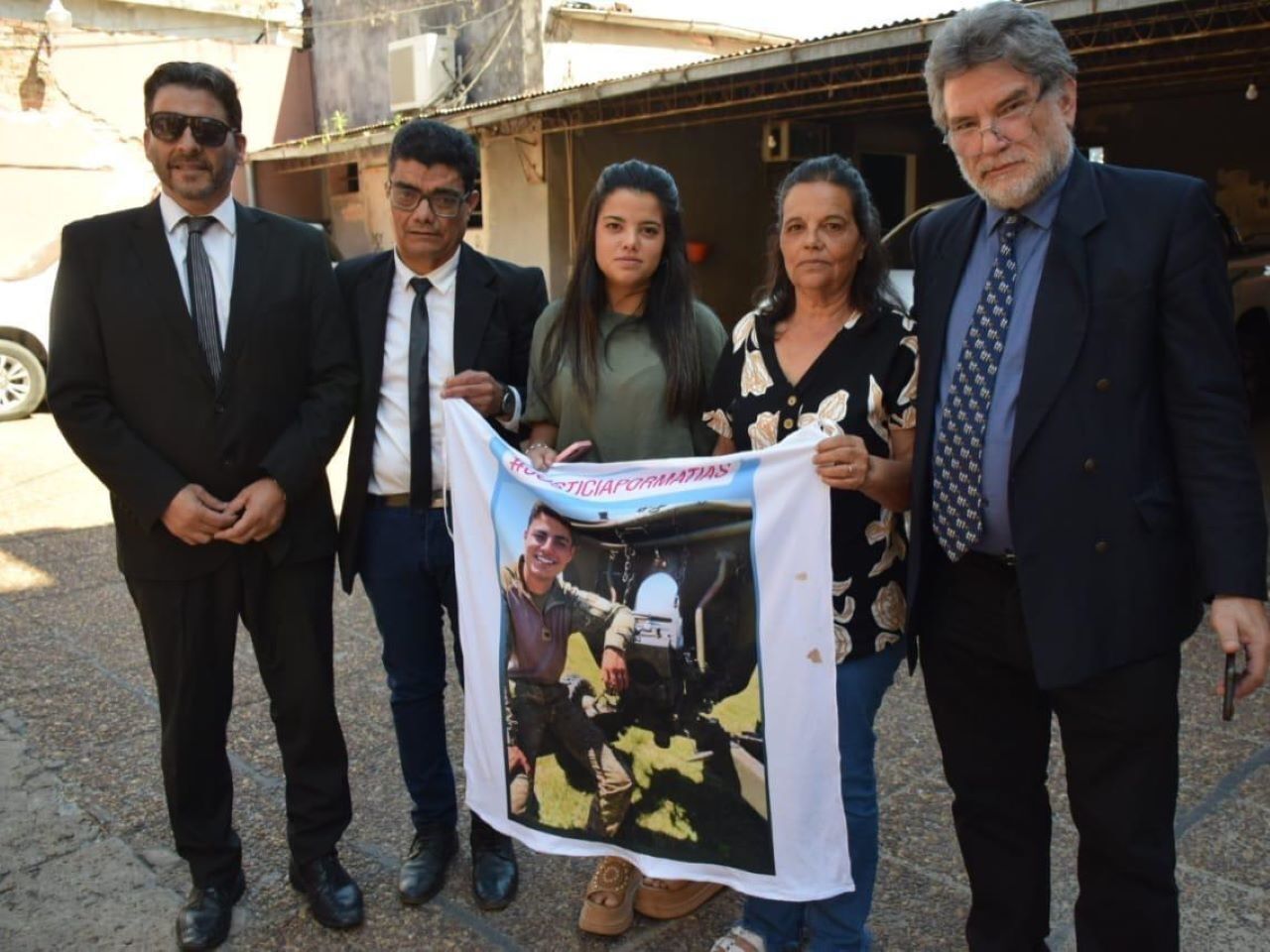 Victory Gardens Theater Continues its 45th Season With HOW TO DEFEND  YOURSELF by Liliana Padilla, image size:1280x960