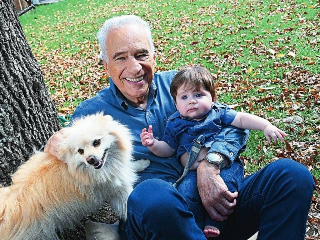 Doctor becomes father at 83 years old, 55 years after the birth of his first child.